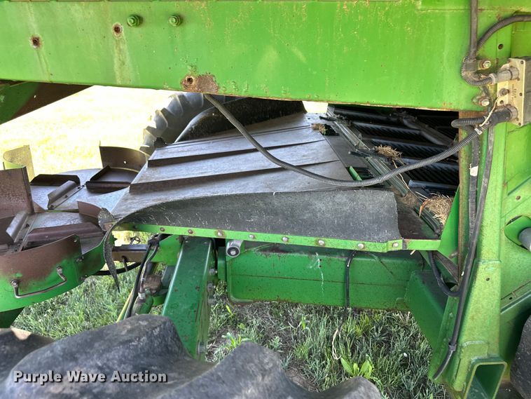 image for item OI9122 1996 John Deere 9600 combine
