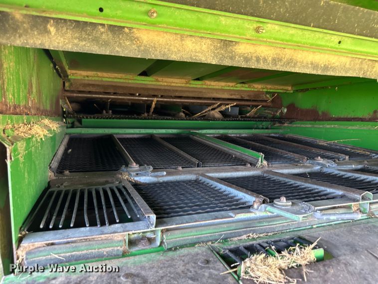 image for item OI9122 1996 John Deere 9600 combine