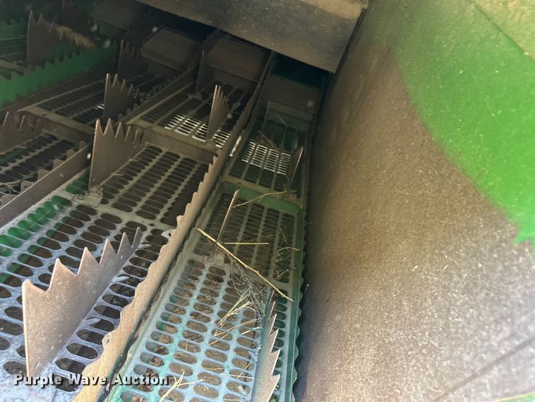 image for item OI9122 1996 John Deere 9600 combine