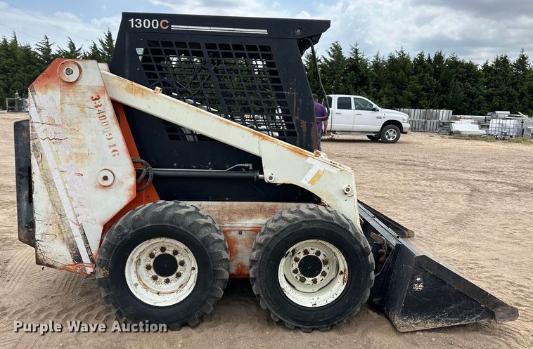 image for item OI9161 Scat-Trak 1300C skid steer loader