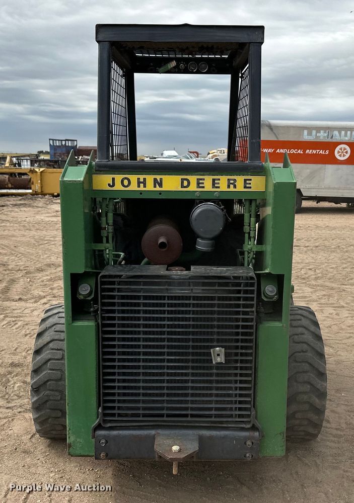 image for item OI9165 1982 John Deere L125L skid steer loader
