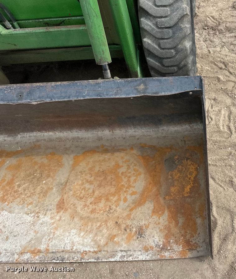 image for item OI9165 1982 John Deere L125L skid steer loader