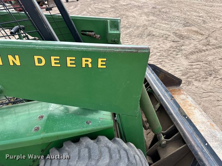 image for item OI9165 1982 John Deere L125L skid steer loader