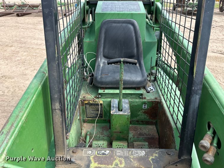 image for item OI9165 1982 John Deere L125L skid steer loader