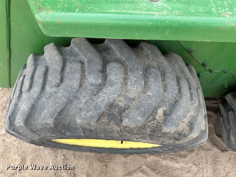 image for item OI9165 1982 John Deere L125L skid steer loader