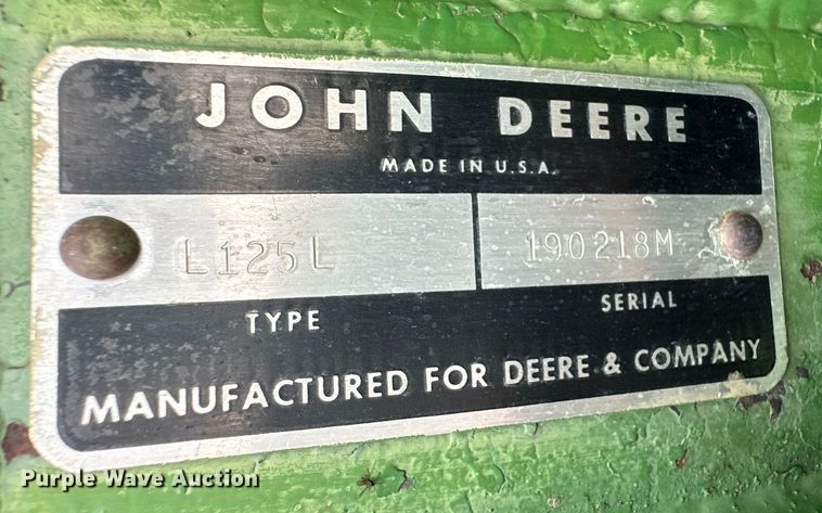 image for item OI9165 1982 John Deere L125L skid steer loader