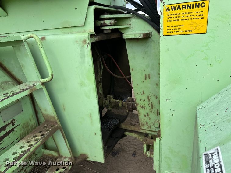 image for item OI9166 1983 Steiger Bearcat ST225 4WD tractor