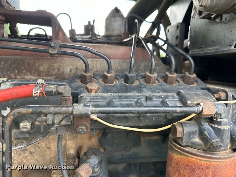 image for item OI9166 1983 Steiger Bearcat ST225 4WD tractor