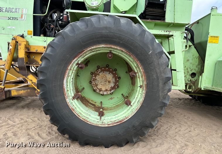 image for item OI9166 1983 Steiger Bearcat ST225 4WD tractor