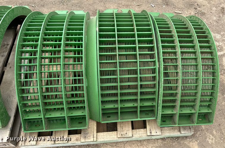 image for item OI9167 John Deere concaves 