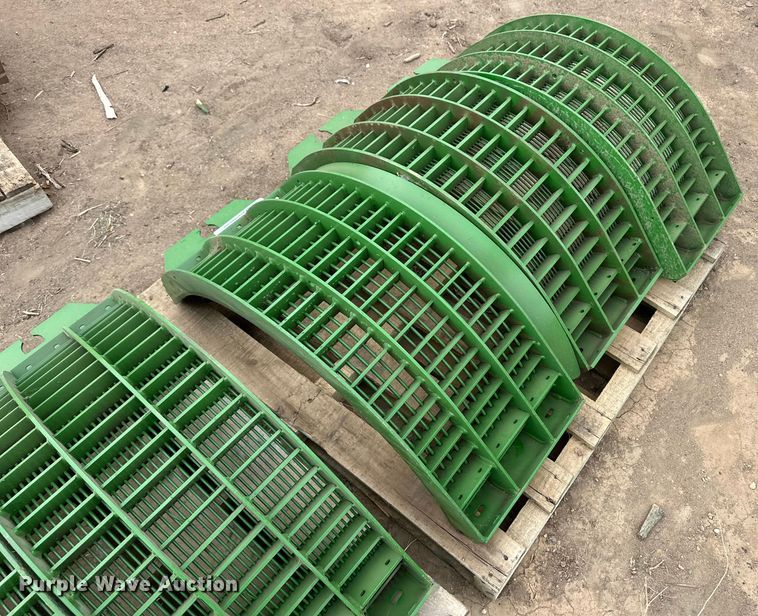 image for item OI9167 John Deere concaves 