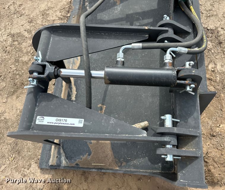 image for item OI9176 JCT skid steer grapple bucket