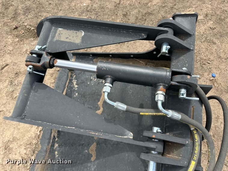 image for item OI9176 JCT skid steer grapple bucket