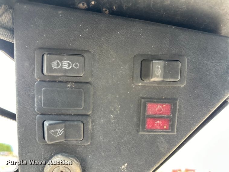 image for item OI9187 1997 Bobcat 863 skid steer loader