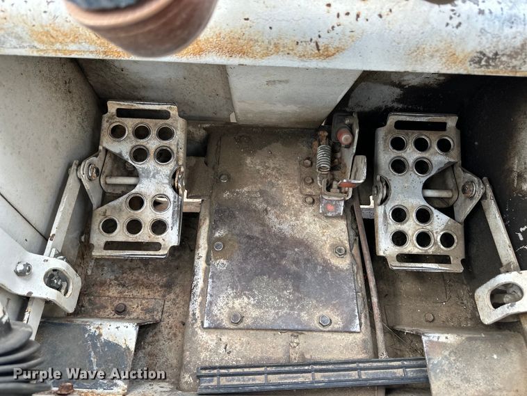 image for item OI9187 1997 Bobcat 863 skid steer loader