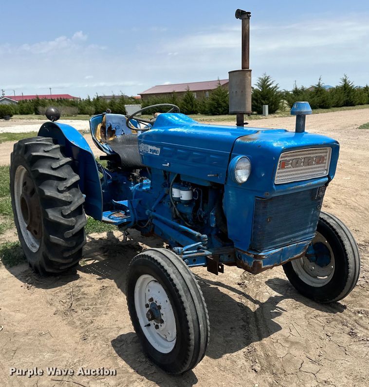 image for item OI9194 1964 Ford 2000 tractor