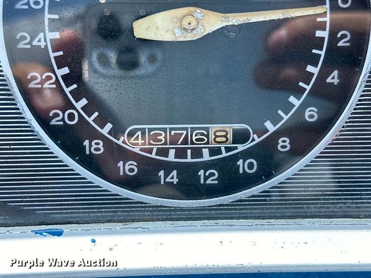 image for item OI9194 1964 Ford 2000 tractor