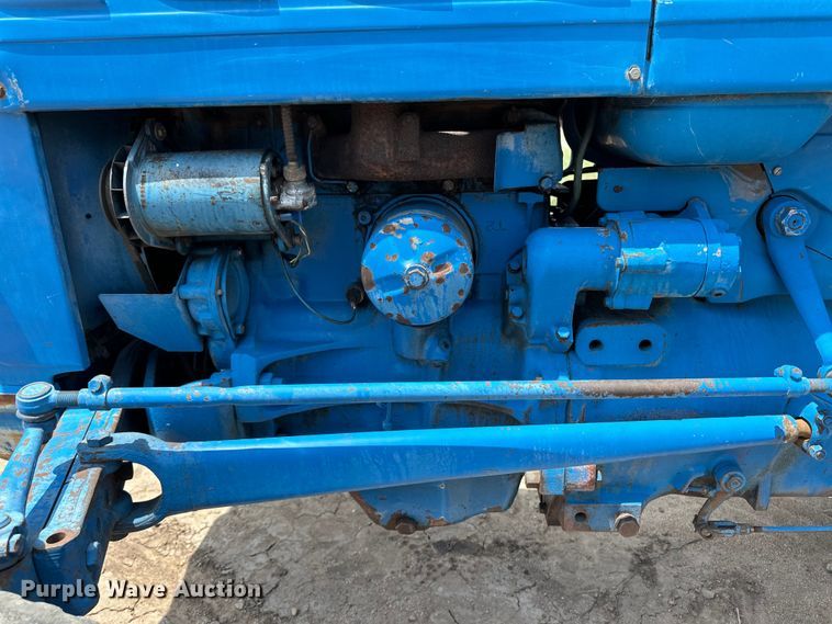 image for item OI9194 1964 Ford 2000 tractor