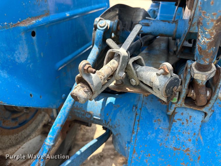 image for item OI9194 1964 Ford 2000 tractor