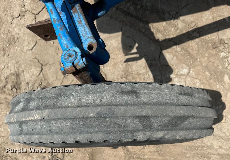 image for item OI9194 1964 Ford 2000 tractor