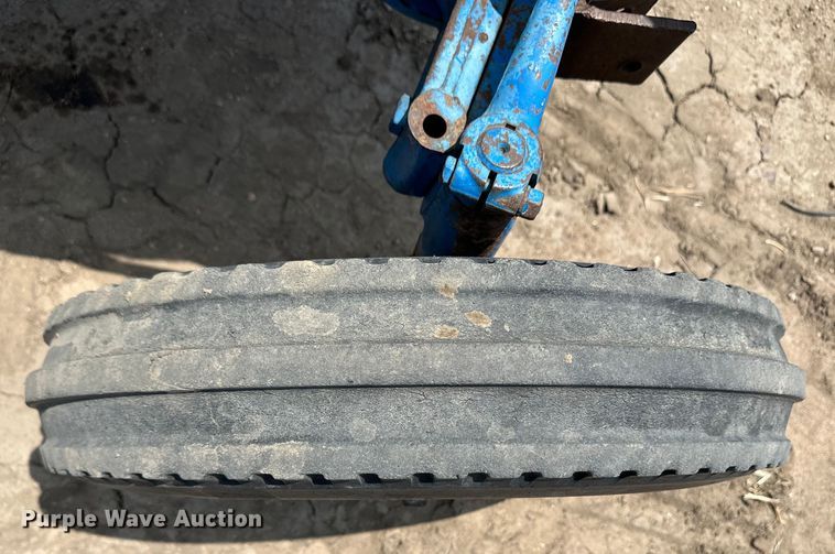 image for item OI9194 1964 Ford 2000 tractor