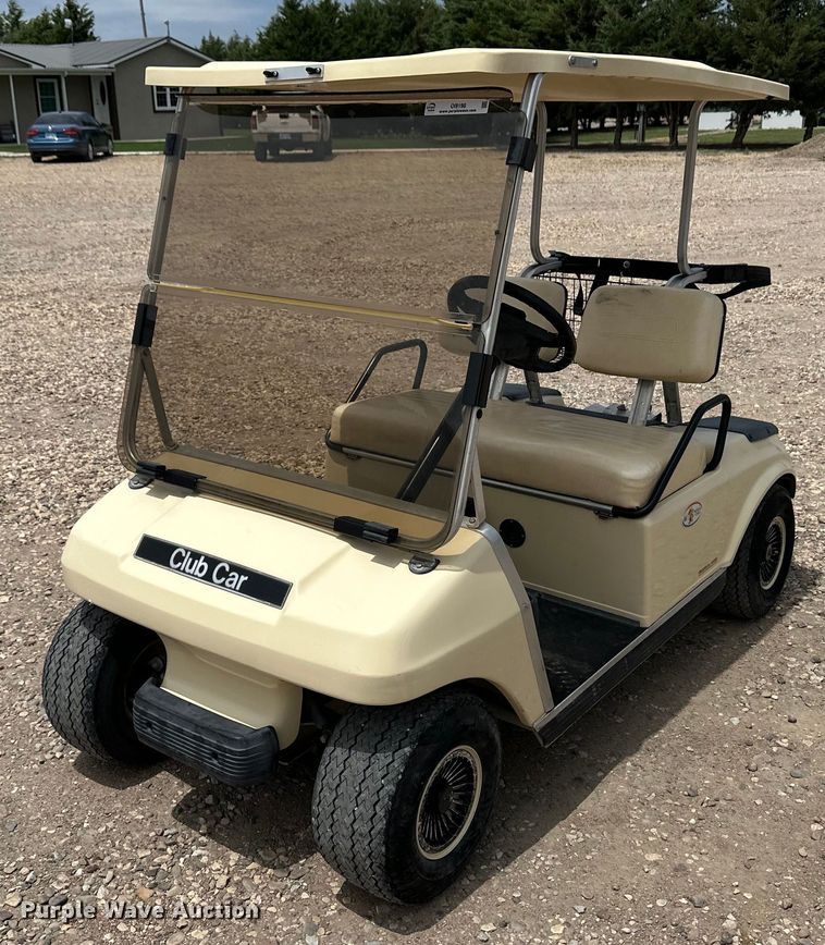 image for item OI9198 1997 Club Car DS golf cart