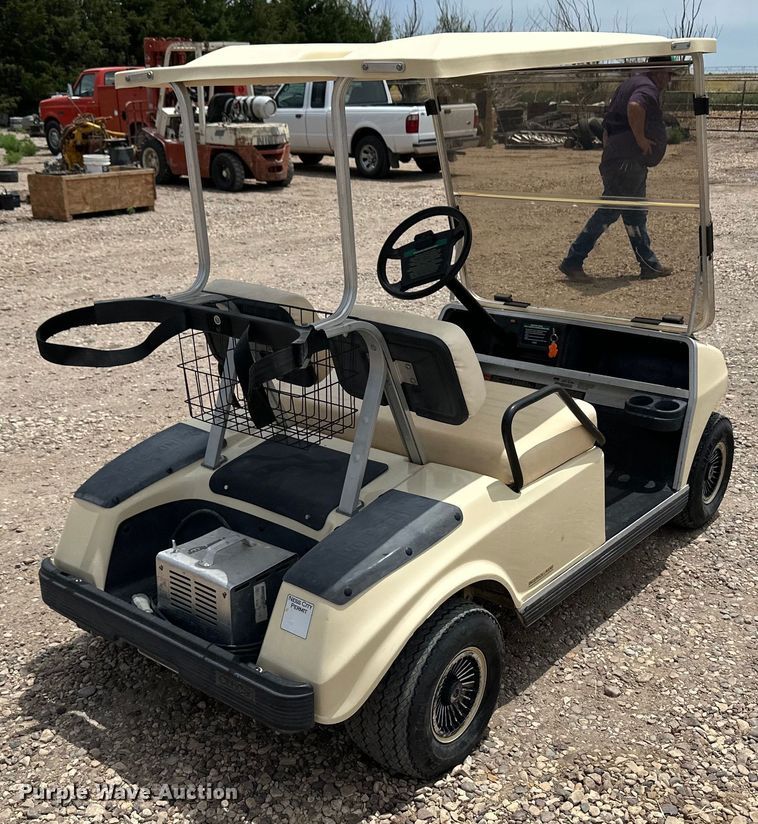image for item OI9198 1997 Club Car DS golf cart