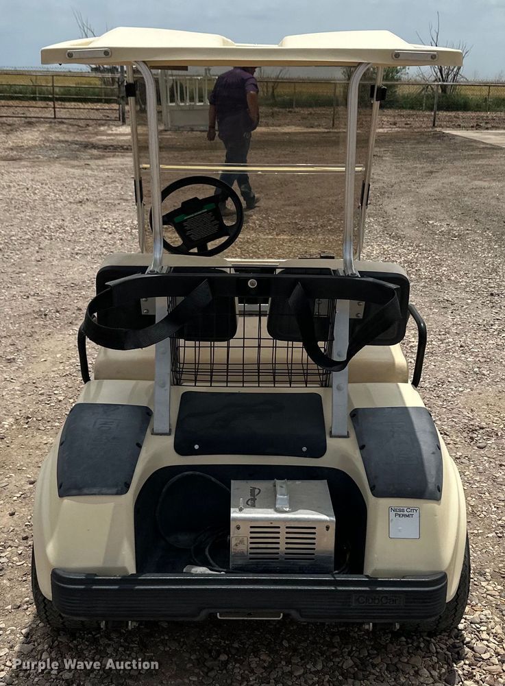 image for item OI9198 1997 Club Car DS golf cart