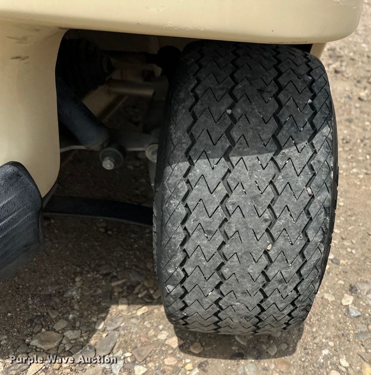 image for item OI9198 1997 Club Car DS golf cart