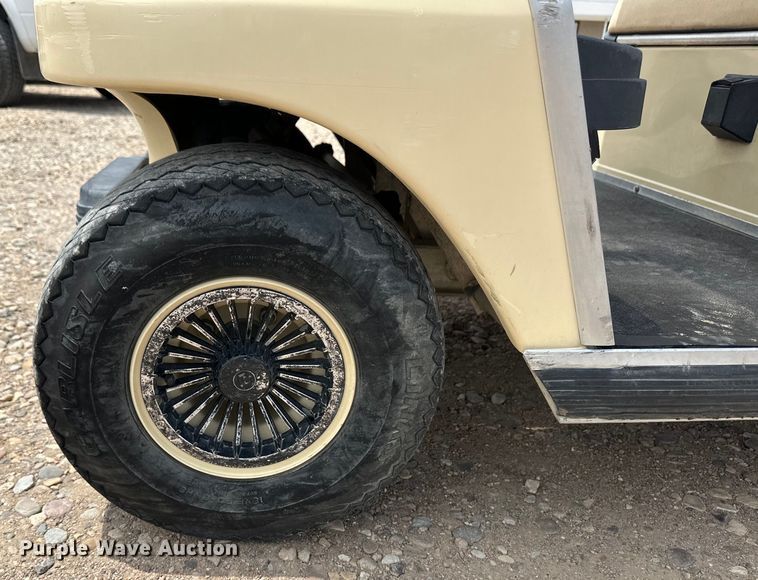 image for item OI9198 1997 Club Car DS golf cart