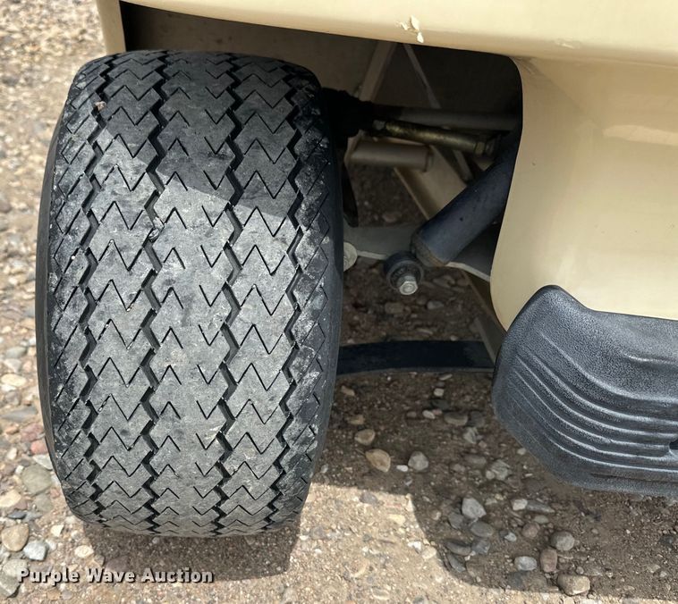 image for item OI9198 1997 Club Car DS golf cart