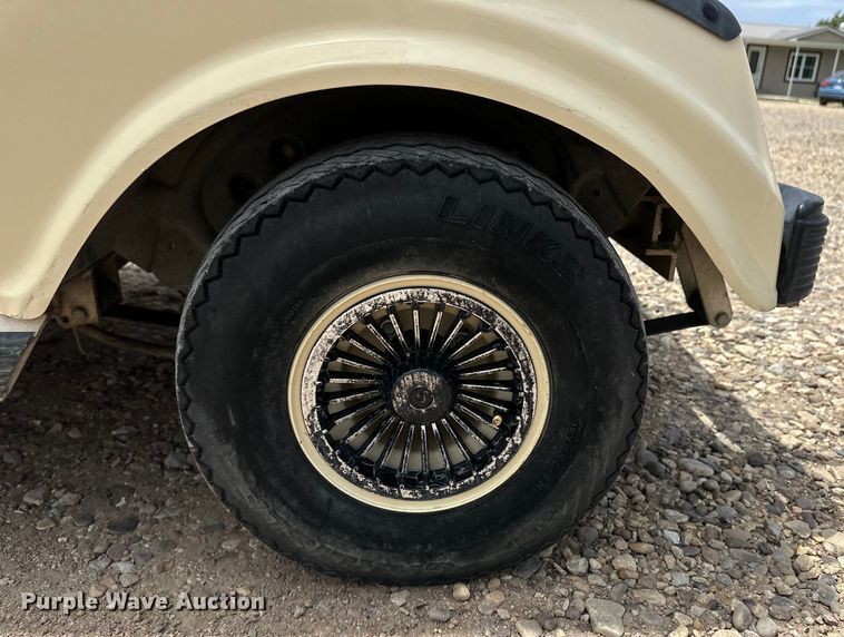 image for item OI9198 1997 Club Car DS golf cart