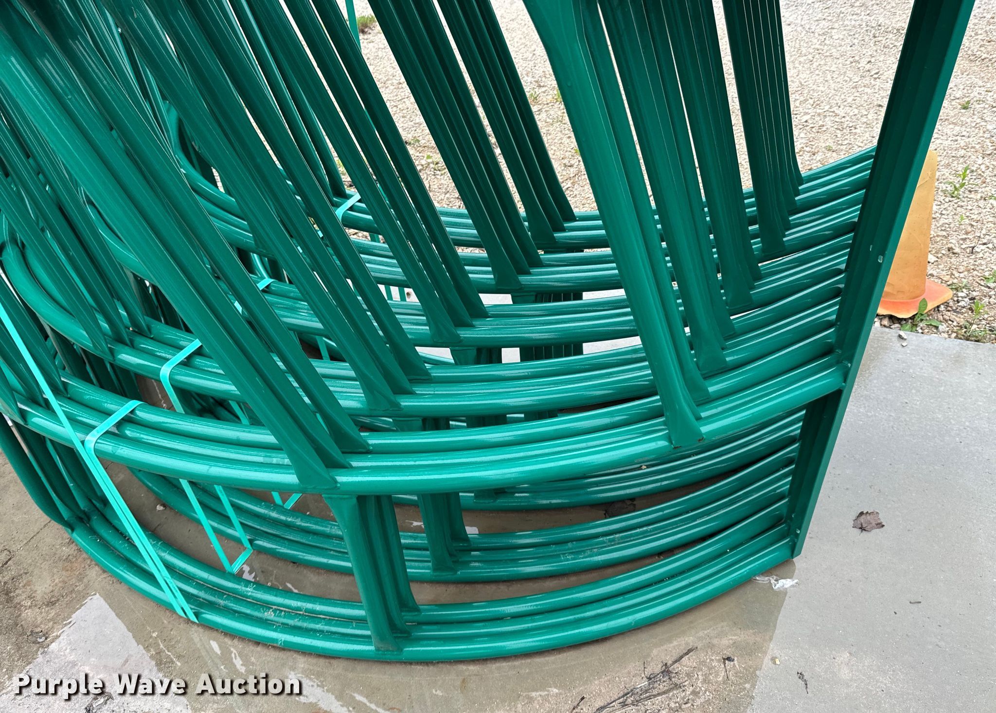 (5) B&W PT17020 bale feeders in Humboldt, KS Item ND9305 for sale