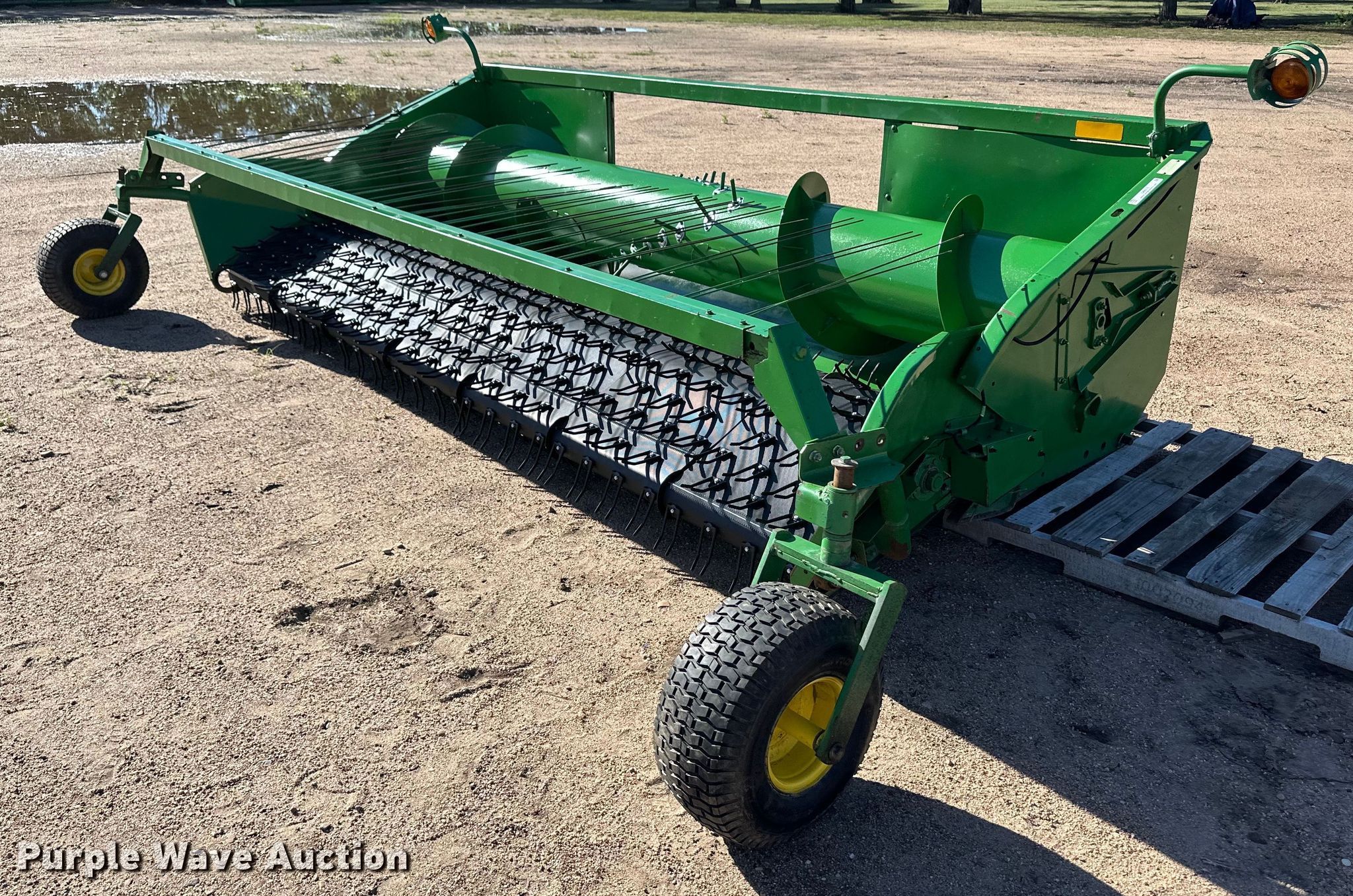 John Deere 914 pickup head in Kinsley, KS | Item OI9215 for