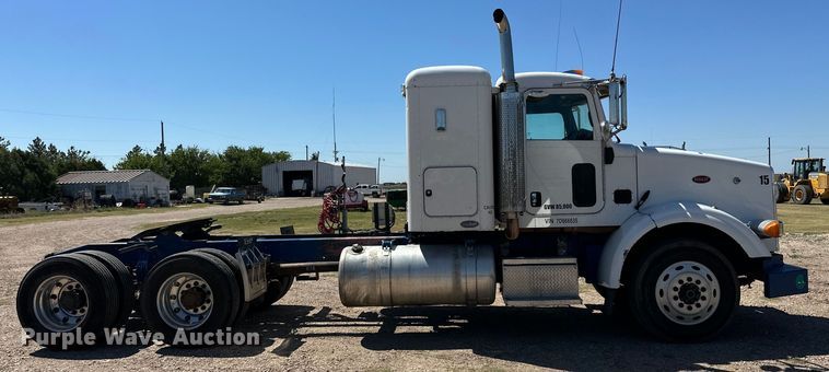 image for item DK6586 2007 Peterbilt 378 semi truck