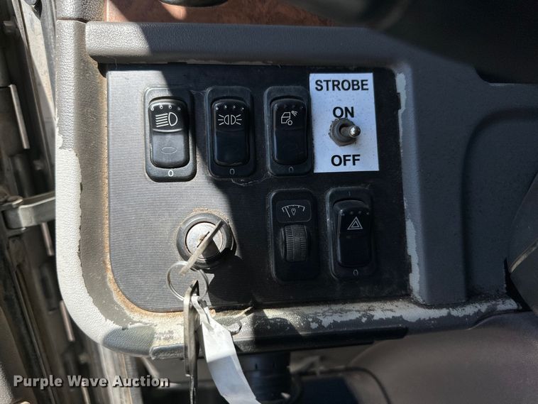 image for item DK6586 2007 Peterbilt 378 semi truck