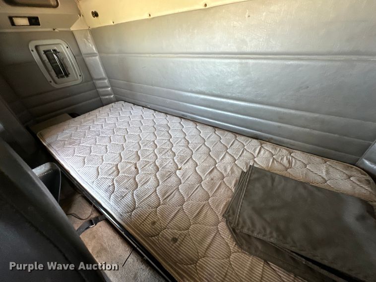 image for item DK6586 2007 Peterbilt 378 semi truck