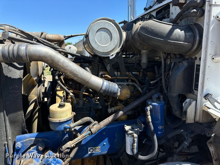 image for item DK6586 2007 Peterbilt 378 semi truck