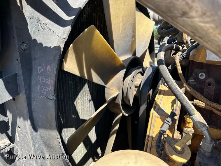 image for item DK6586 2007 Peterbilt 378 semi truck