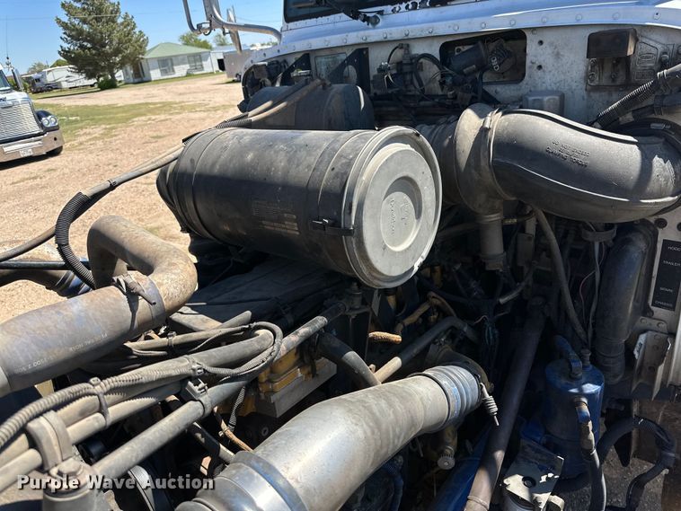 image for item DK6586 2007 Peterbilt 378 semi truck