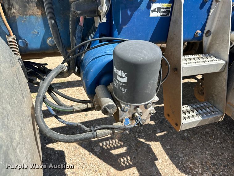 image for item DK6586 2007 Peterbilt 378 semi truck