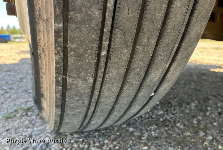 image for item DK6586 2007 Peterbilt 378 semi truck