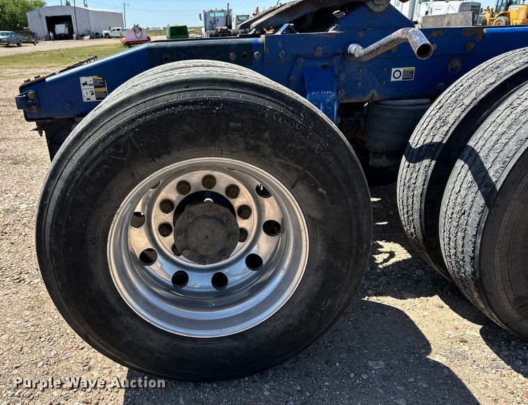 image for item DK6586 2007 Peterbilt 378 semi truck