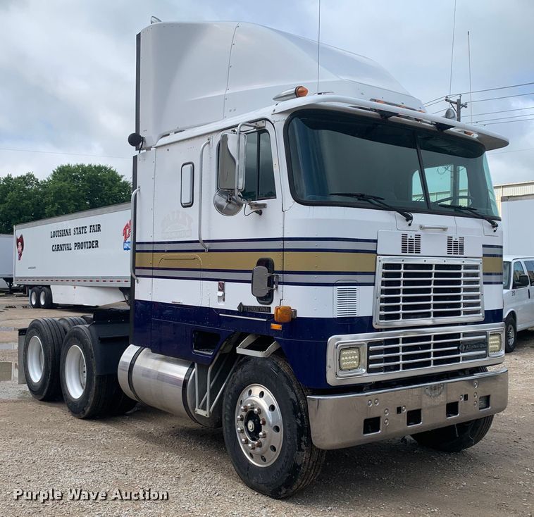 image for item DM7855 1993 International 9600 semi truck