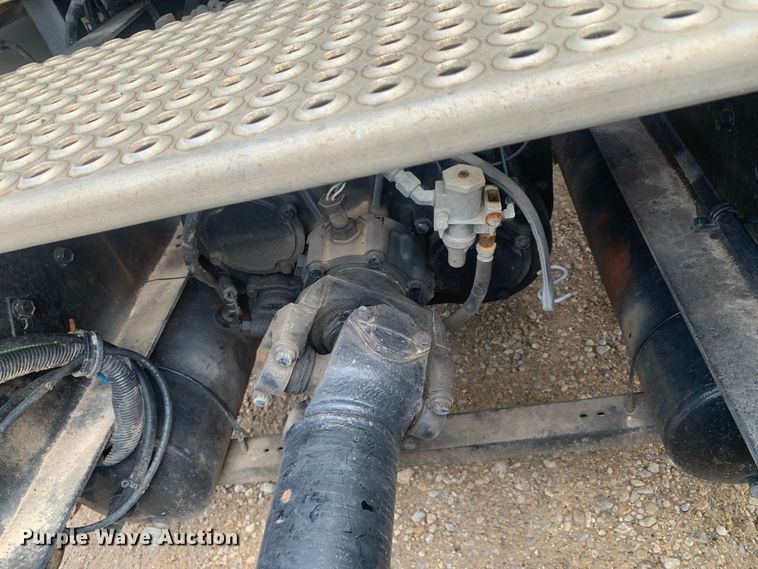 image for item DM7855 1993 International 9600 semi truck