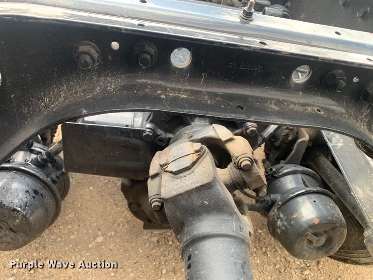 image for item DM7855 1993 International 9600 semi truck