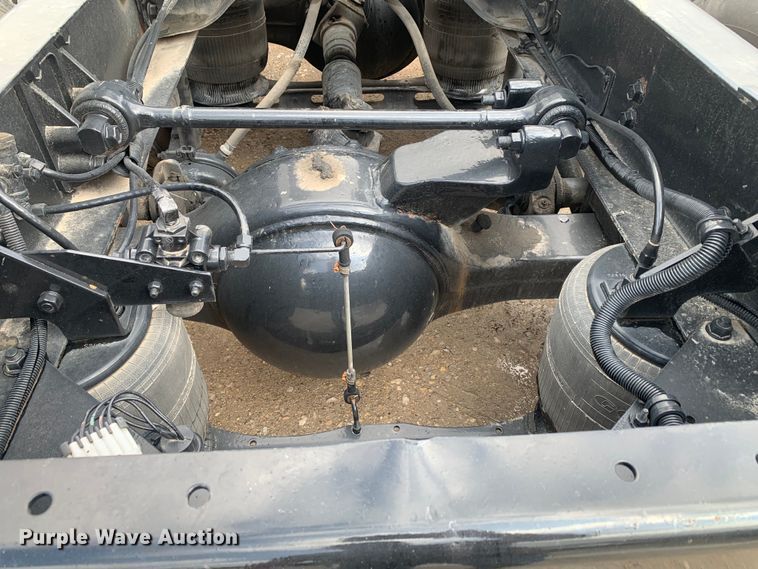 image for item DM7855 1993 International 9600 semi truck