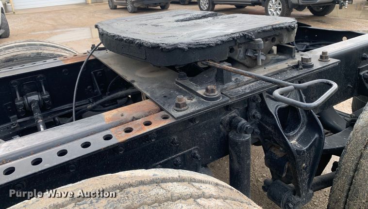 image for item DM7855 1993 International 9600 semi truck