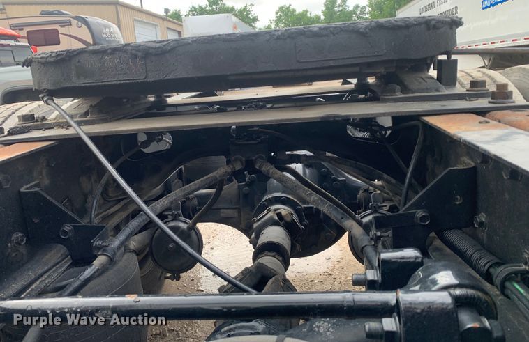 image for item DM7855 1993 International 9600 semi truck