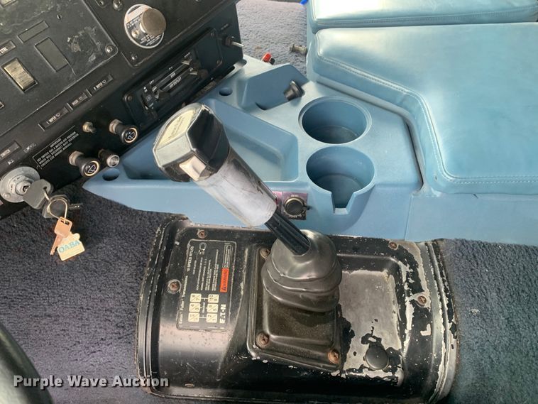 image for item DM7855 1993 International 9600 semi truck